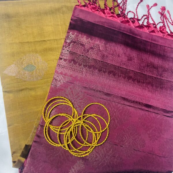 Dark Olive green Pure silk saree with pinkish red border and pallu
