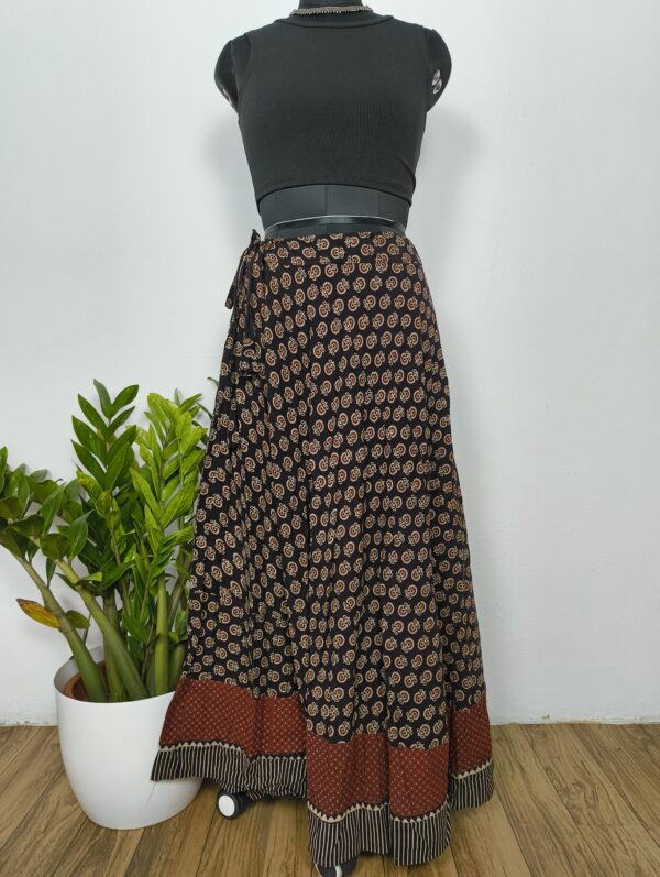 Black skirt