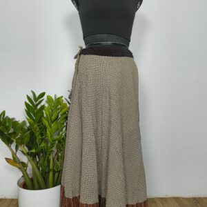 Off white skirt with zig zag print