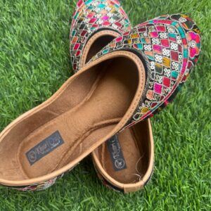 Multi colour embroidery Punjabi Jhoothi in size 7